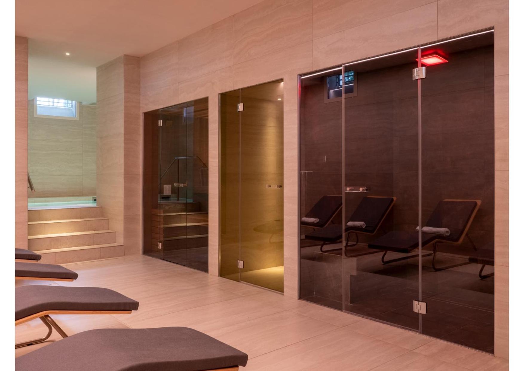 Boutique Hotel Villa Monty Banks 切塞纳 外观 照片