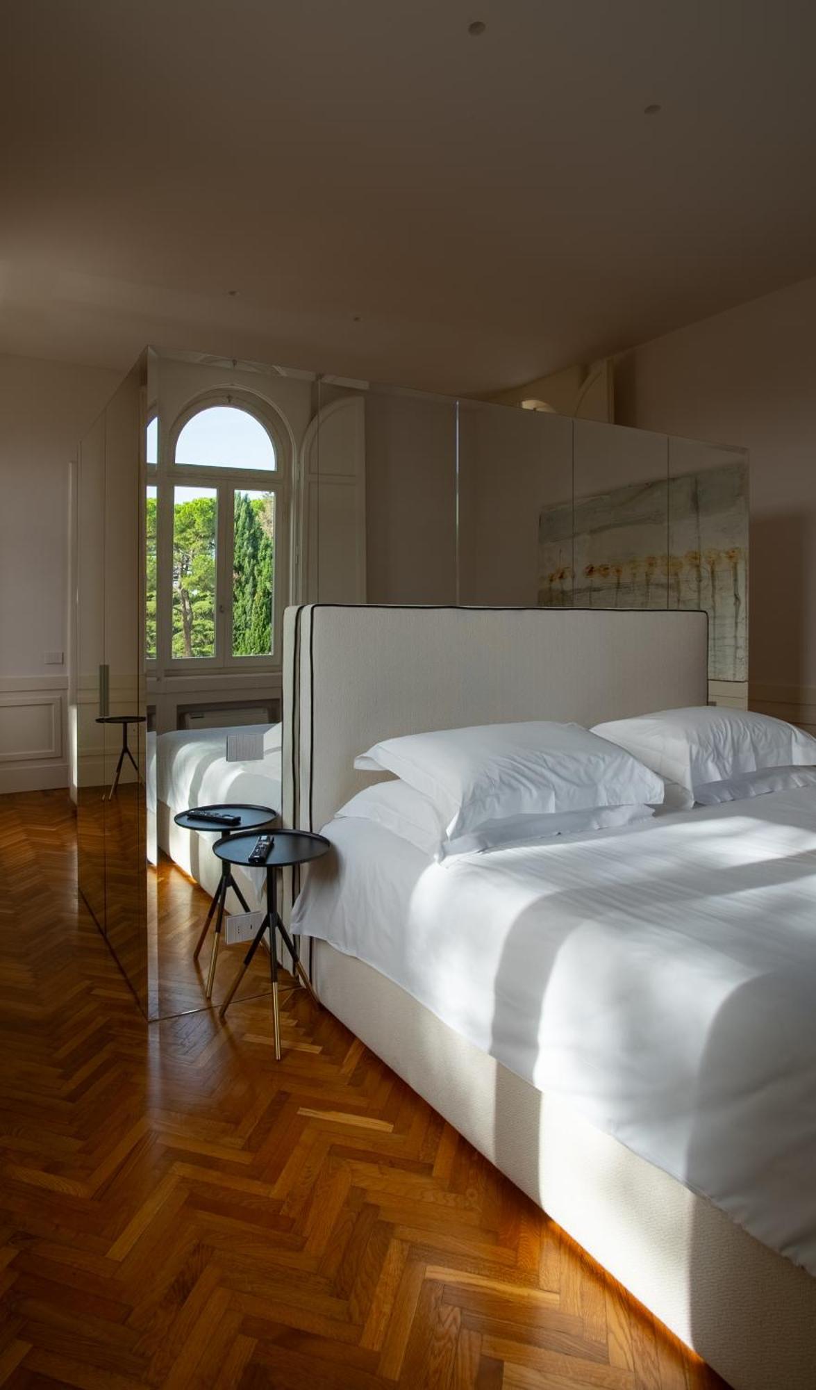 Boutique Hotel Villa Monty Banks 切塞纳 客房 照片
