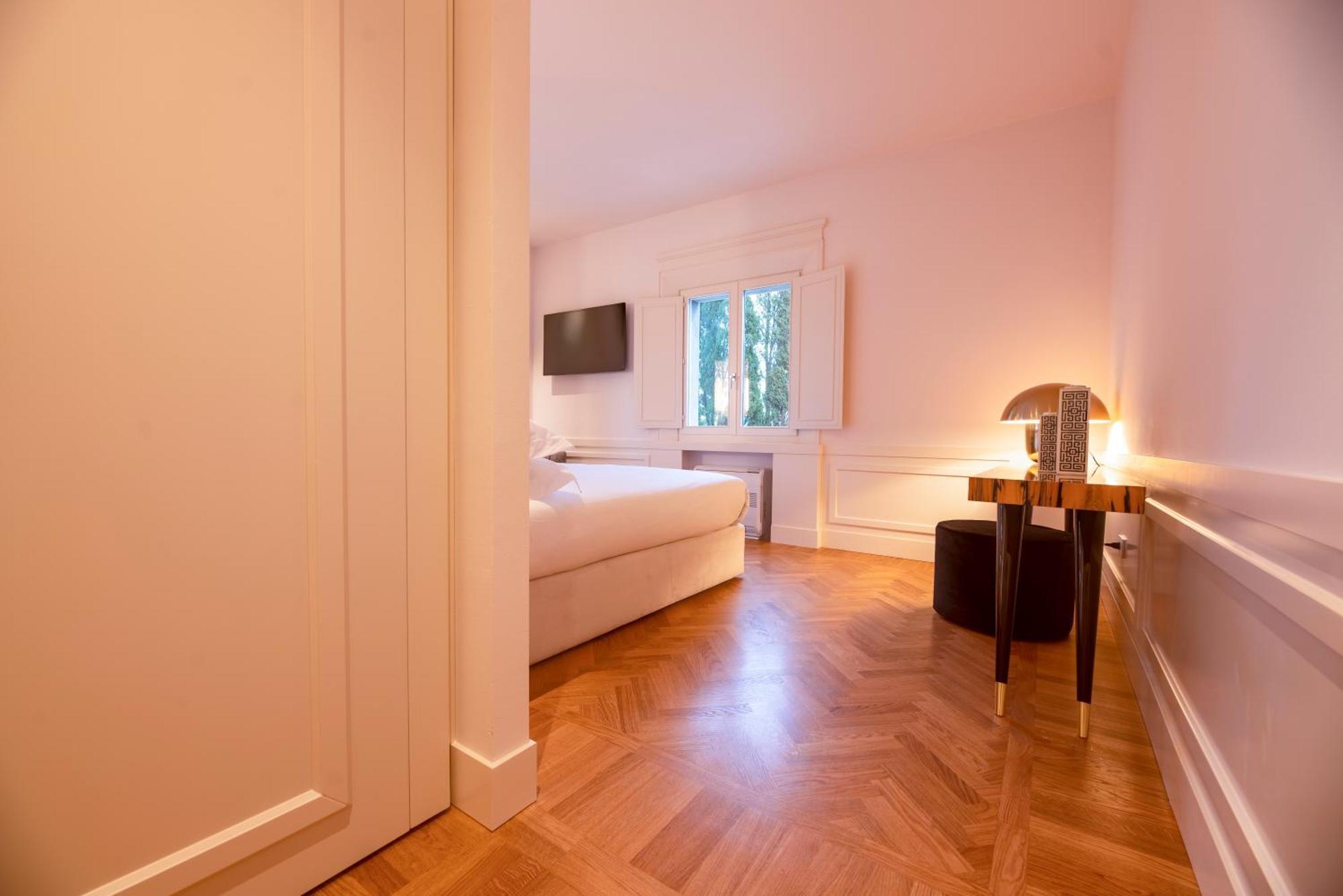 Boutique Hotel Villa Monty Banks 切塞纳 外观 照片